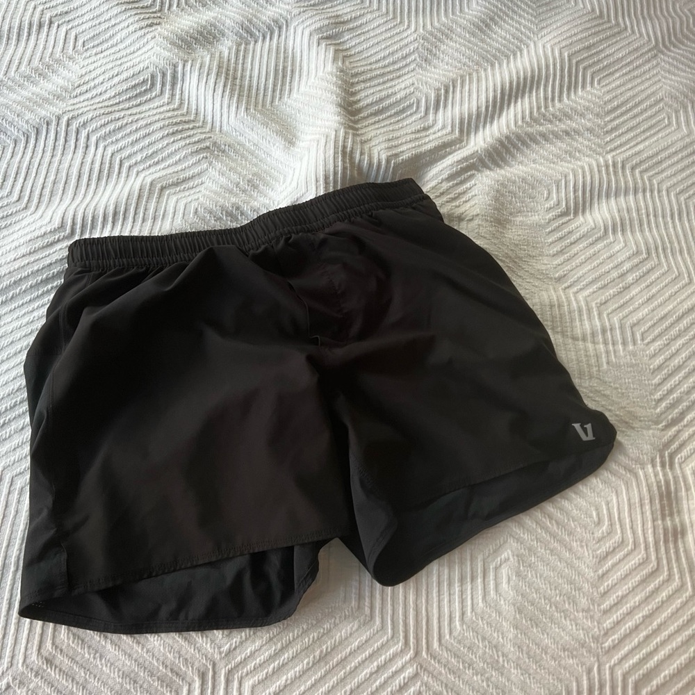Vuori 5 inch shorts
